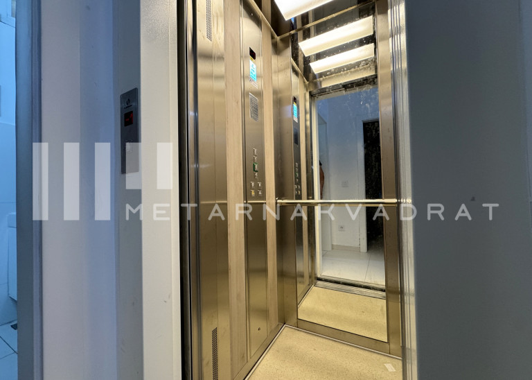 Dedinje, Mihaila Avramovića, lux, dve garaže (ID: 1223) ID#2562 Dedinje, Mihaila Avramovića, lux, dve garaže (ID: 1223) ID#2562