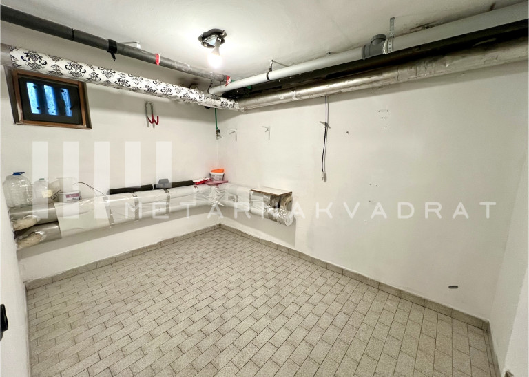 Beograd
                                                                                                    , Košutnjak
                                                                                                    , Blagoja Parovića
                                                                slika 12