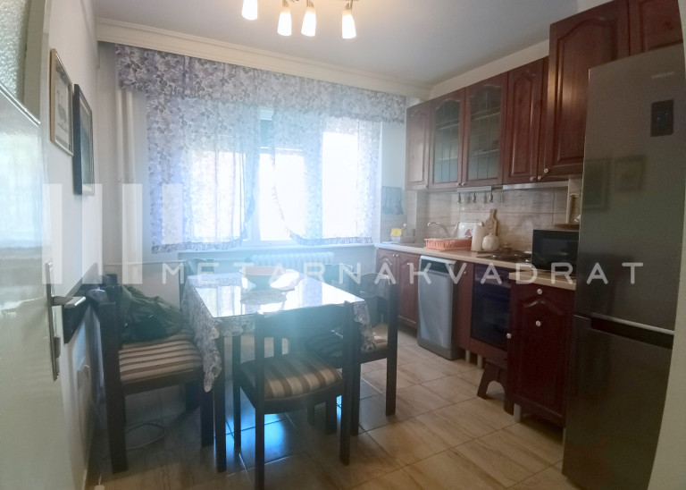 Beograd
                                                                                                    , Centar
                                                                                                    , Kraljice Marije
                                                                slika 2
