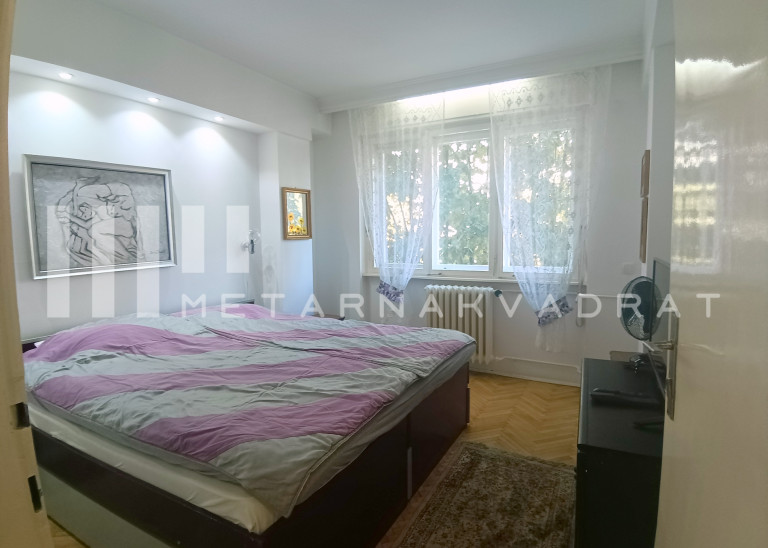 Beograd
                                                                                                    , Centar
                                                                                                    , Kraljice Marije
                                                                slika 1