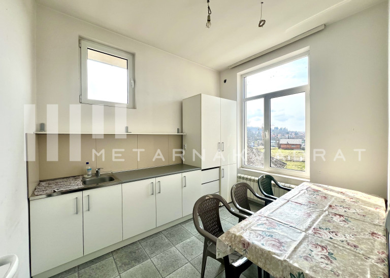 Vrčin, Bulevar Revolucije, magacin i lokal (ID: 1285) ID#1285