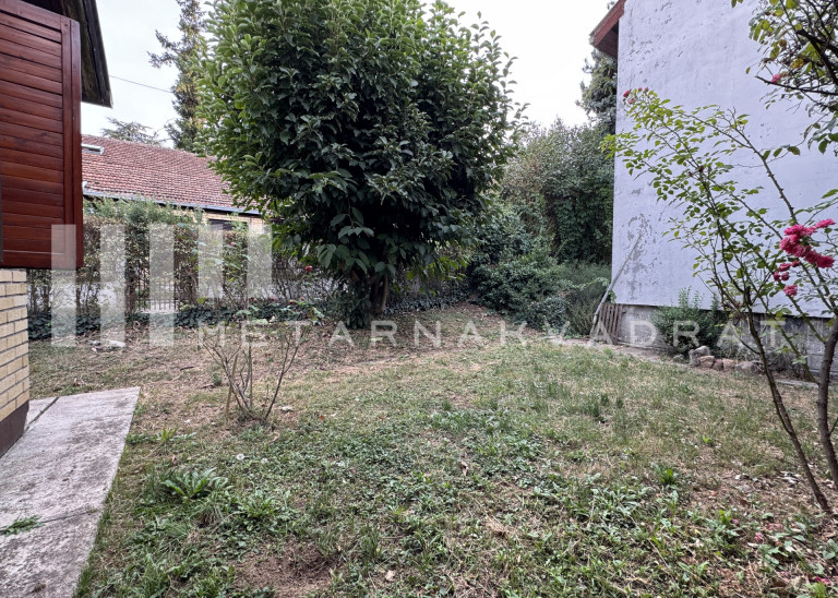 Beograd
                                                                                                    , Petlovo brdo
                                                                                                    , Gočka
                                                                slika 13