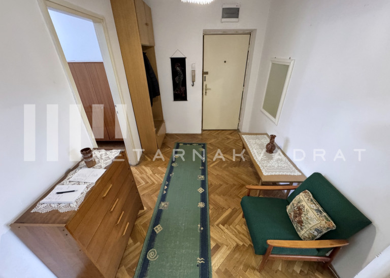 Kalenić pijaca, Nevesinjska, odličan (ID: 1250) ID#1250