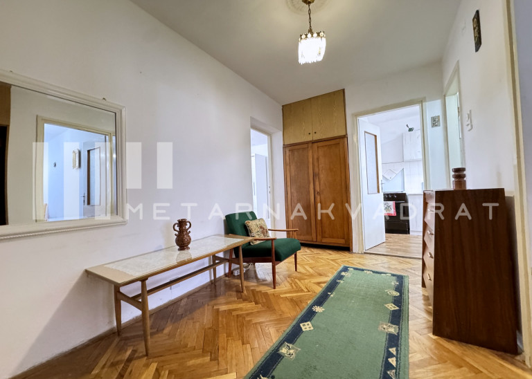 Kalenić pijaca, Nevesinjska, odličan (ID: 1250) ID#1250