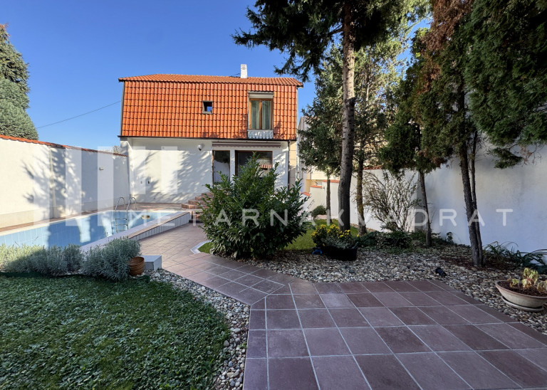 Beograd
                                                                                                    , Topčider
                                                                                                    , Kavadarska
                                                                slika 19