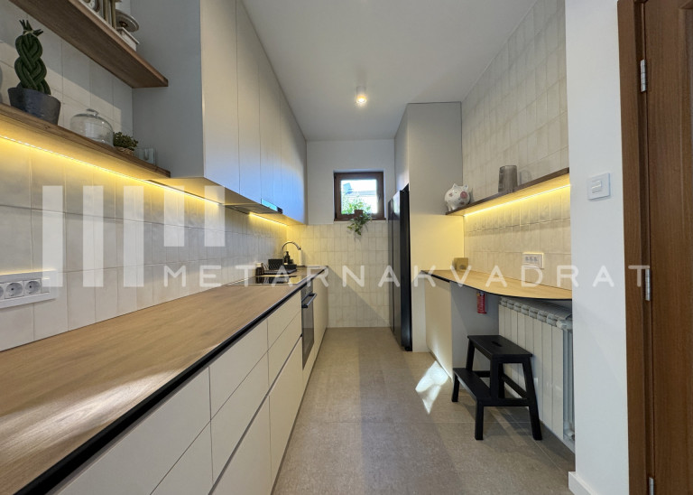 Beograd
                                                                                                    , Topčider
                                                                                                    , Kavadarska
                                                                slika 12