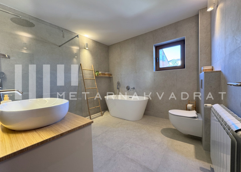 Beograd
                                                                                                    , Topčider
                                                                                                    , Kavadarska
                                                                slika 17