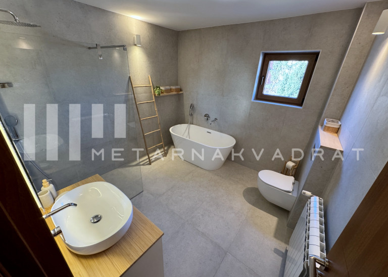 Beograd
                                                                                                    , Topčider
                                                                                                    , Kavadarska
                                                                slika 16