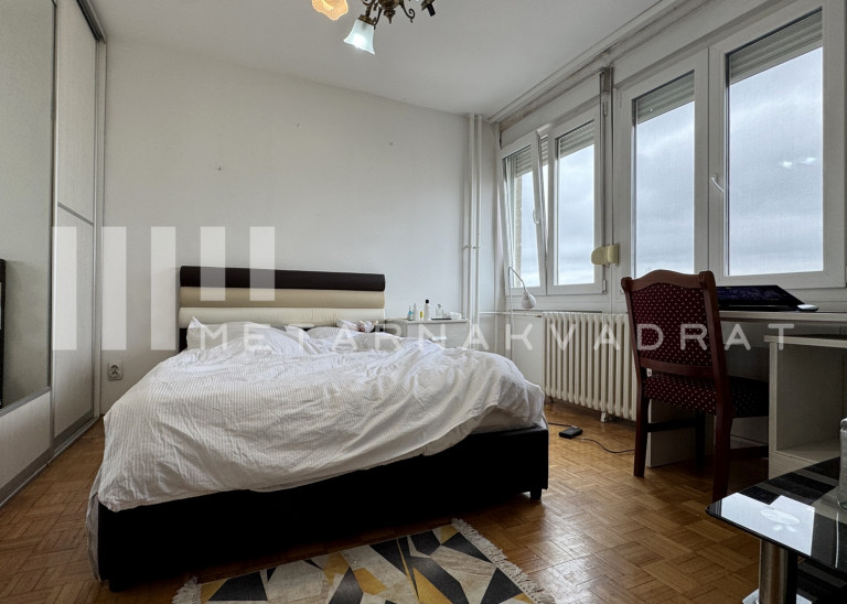 Autokomanda, Triše Kaclerovića, odličan (ID: 1258) ID#1258