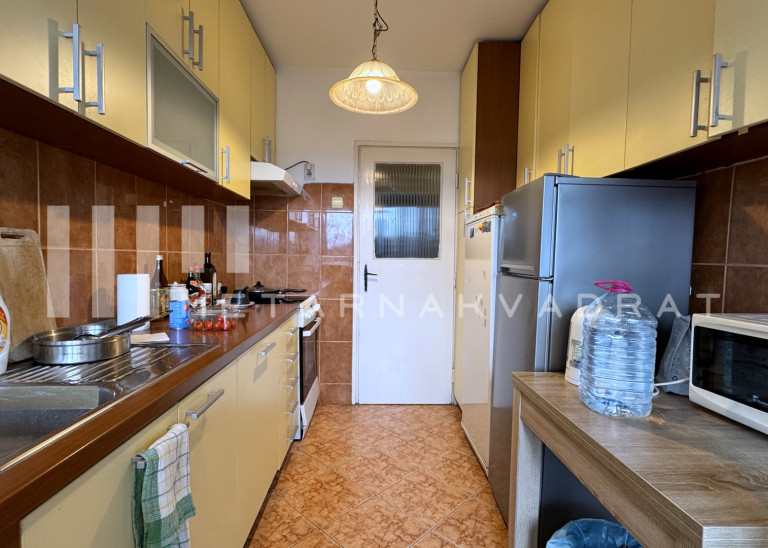 Autokomanda, Triše Kaclerovića, odličan (ID: 1258) ID#1258