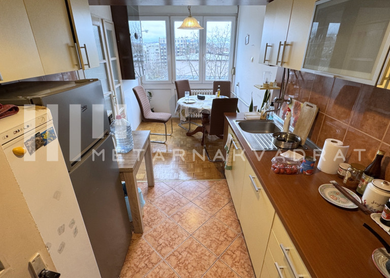 Autokomanda, Triše Kaclerovića, odličan (ID: 1258) ID#1258