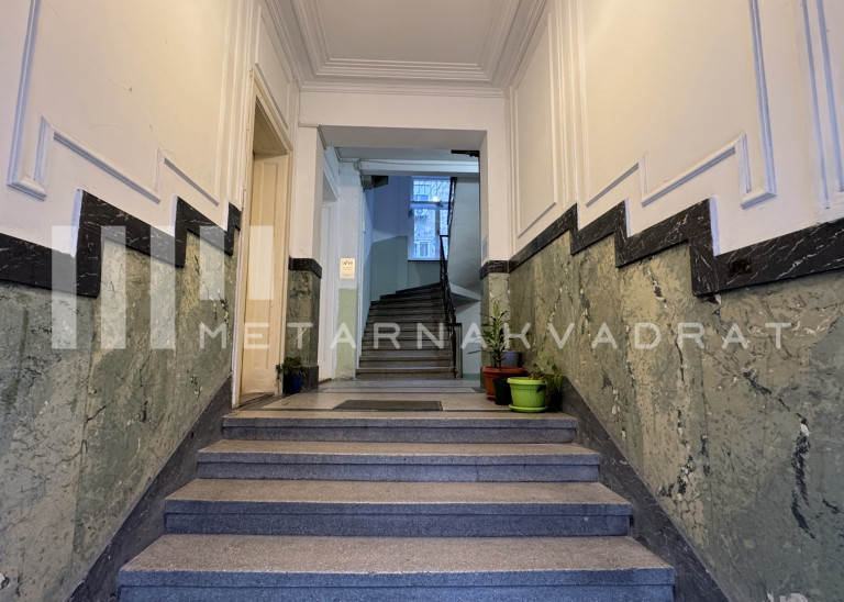 Beograd
                                                                                                    , Slavija
                                                                                                    , Makenzijeva
                                                                slika 14