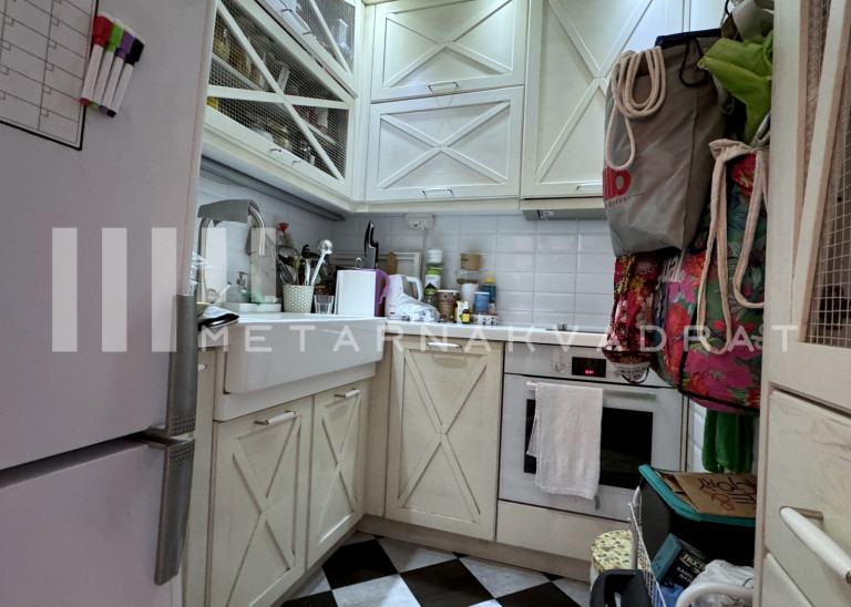 Beograd
                                                                                                    , Slavija
                                                                                                    , Makenzijeva
                                                                slika 12