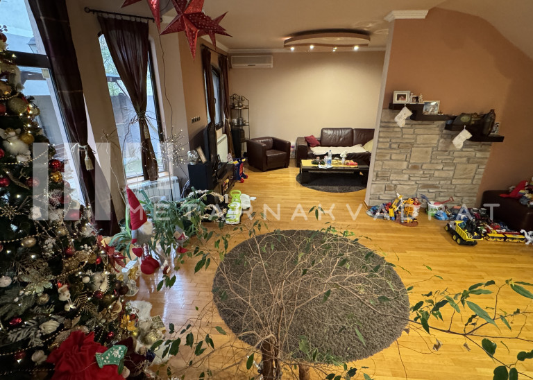 Porodična dvoetažna kuća, 220m2, Pančevo, Tesla (ID: 1261) ID#1261