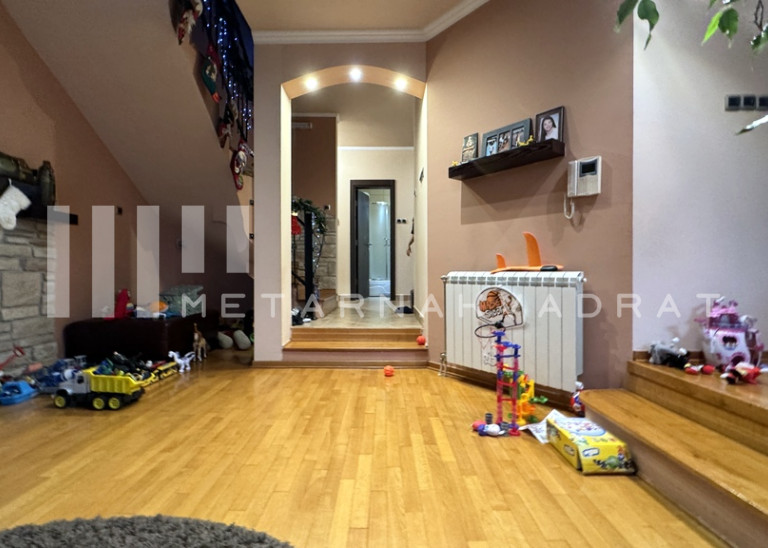 Ostalo
                                                                                                    , Pančevo
                                                                                                    , Sterijina
                                                                slika 9