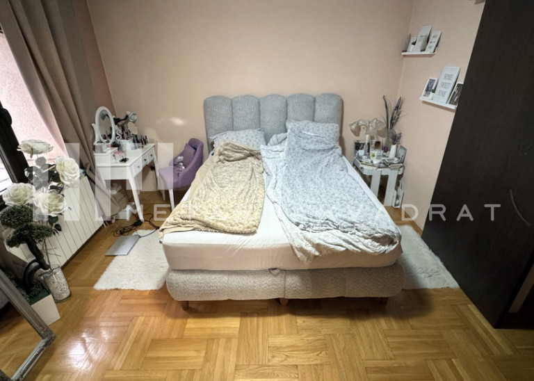 Ostalo
                                                                                                    , Pančevo
                                                                                                    , Sterijina
                                                                slika 18