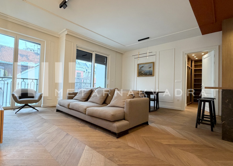 Stari grad,lux stan u novogradnji sa bazenom, garaža ID#1271