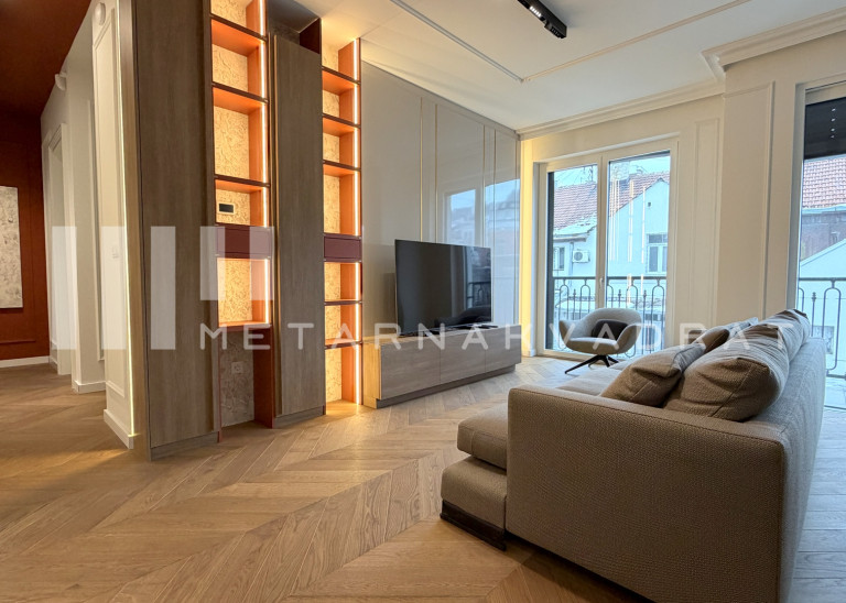 Stari grad,lux stan u novogradnji sa bazenom, garaža ID#1271