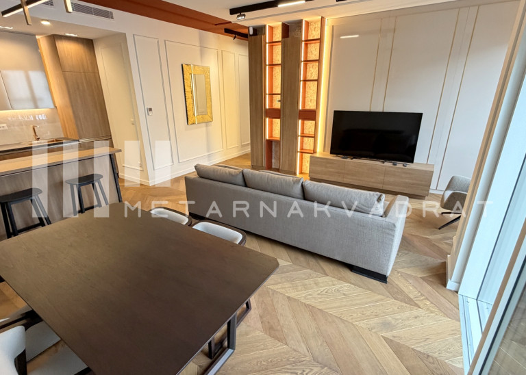 Stari grad,lux stan u novogradnji sa bazenom, garaža ID#1271