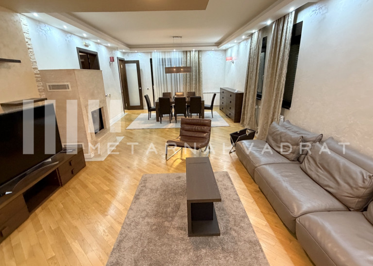 Beograd
                                                                                                    , Senjak
                                                                                                    , Vladete Kovačevića
                                                                slika 16