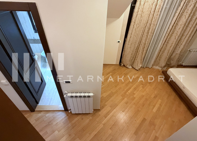 Beograd
                                                                                                    , Senjak
                                                                                                    , Vladete Kovačevića
                                                                slika 11