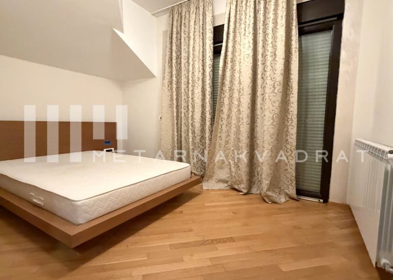 Beograd
                                                                                                    , Senjak
                                                                                                    , Vladete Kovačevića
                                                                slika 13