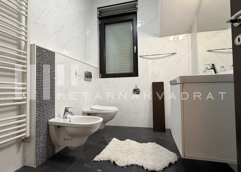 Beograd
                                                                                                    , Senjak
                                                                                                    , Vladete Kovačevića
                                                                slika 14