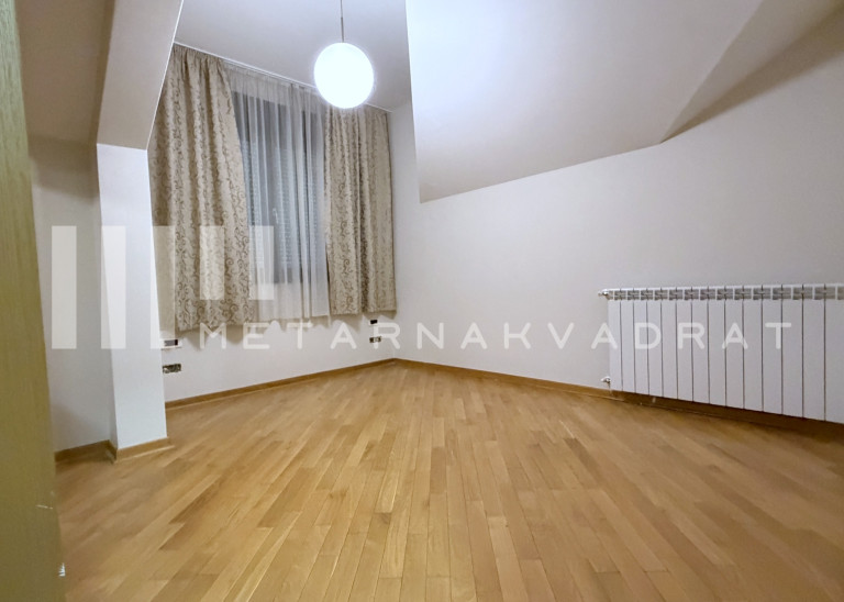 Beograd
                                                                                                    , Senjak
                                                                                                    , Vladete Kovačevića
                                                                slika 15