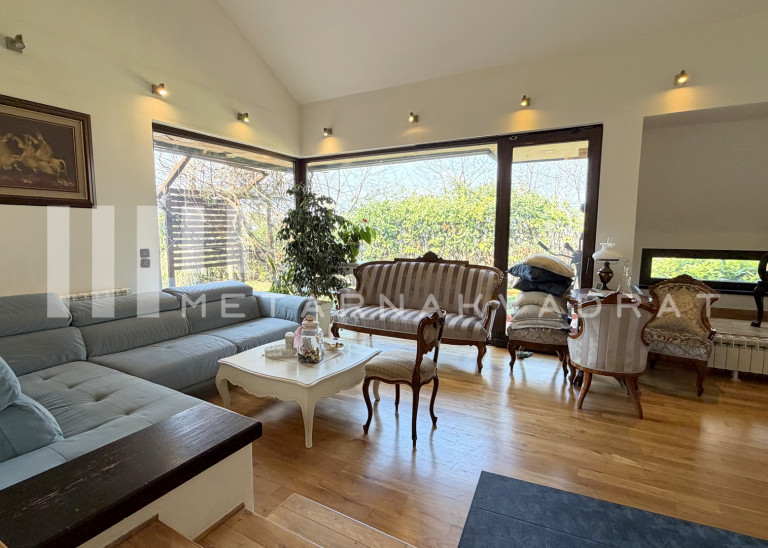 Višnjička banja, Brane Petronijevića, odlična (ID: 1287) ID#1287