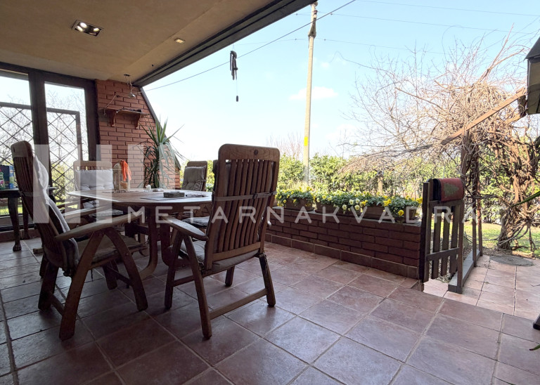 Višnjička banja, Brane Petronijevića, odlična (ID: 1287) ID#1287