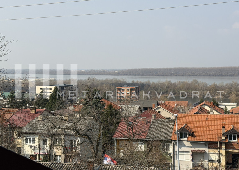 Beograd
                                                                                                    , Višnjička banja
                                                                                                    , Brane Petronijevića
                                                                slika 11