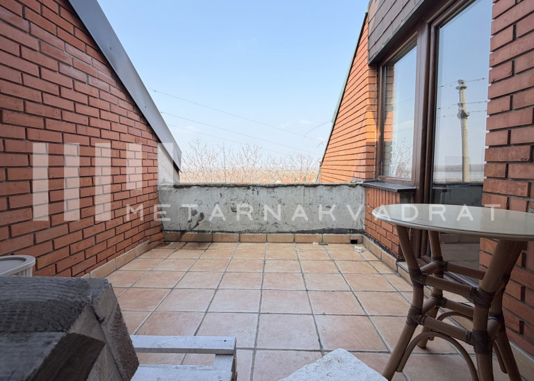 Beograd
                                                                                                    , Višnjička banja
                                                                                                    , Brane Petronijevića
                                                                slika 12