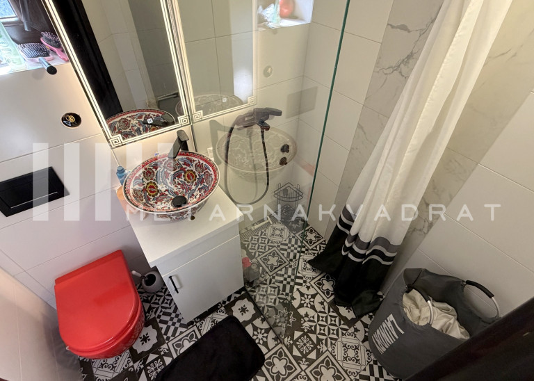 Beograd
                                                                                                    , Višnjička banja
                                                                                                    , Brane Petronijevića
                                                                slika 15