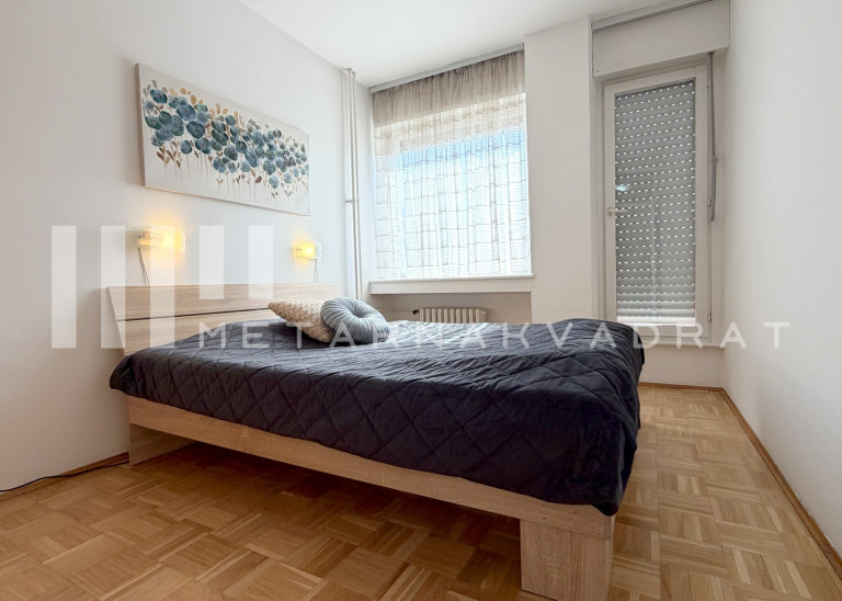 Beograd
                                                                                                    , Sava centar
                                                                                                    , Bulevar Arsenija Čarnojevića
                                                                slika 10