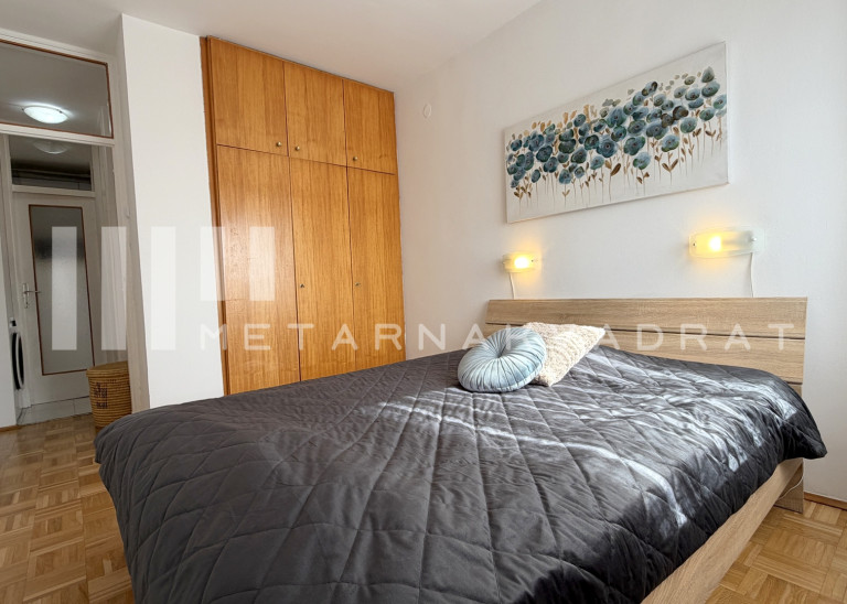 Beograd
                                                                                                    , Sava centar
                                                                                                    , Bulevar Arsenija Čarnojevića
                                                                slika 11