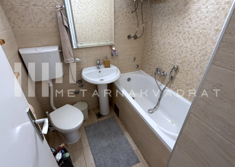 Beograd
                                                                                                    , Sava centar
                                                                                                    , Bulevar Arsenija Čarnojevića
                                                                slika 12