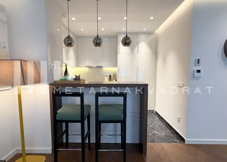 Beograd
                                                                                                    , West 65
                                                                                                    , Tadije Sondermajera
                                                                slika 6