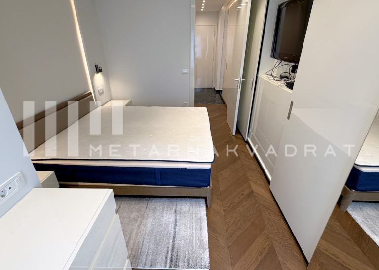 Beograd
                                                                                                    , West 65
                                                                                                    , Tadije Sondermajera
                                                                slika 15