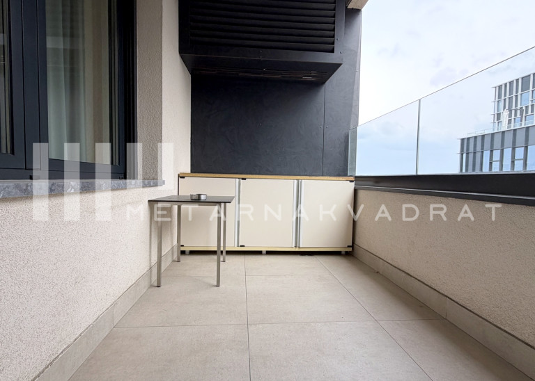 Beograd
                                                                                                    , West 65
                                                                                                    , Tadije Sondermajera
                                                                slika 16