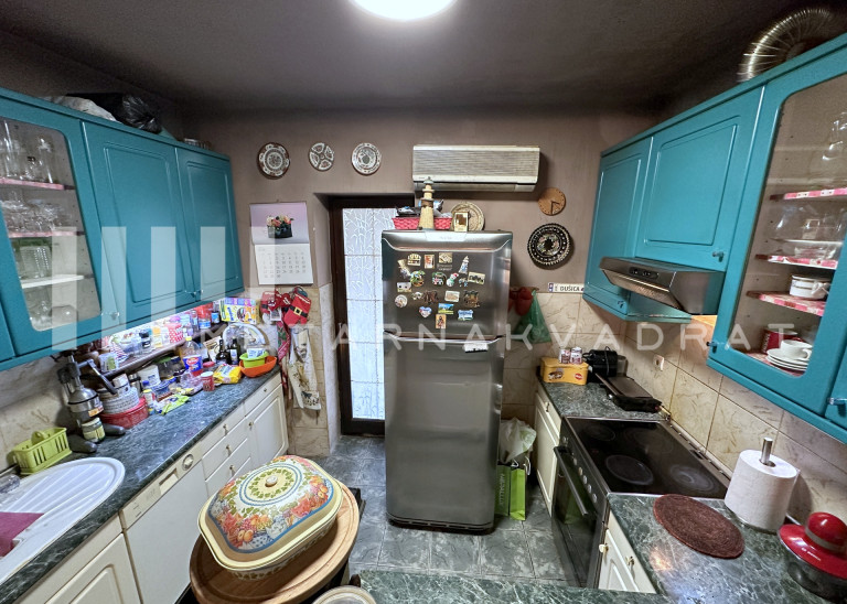 Centar, Sveogorska, salonac, odličan(ID: 851) ID#2478 Centar, Sveogorska, salonac, odličan(ID: 851) ID#2478