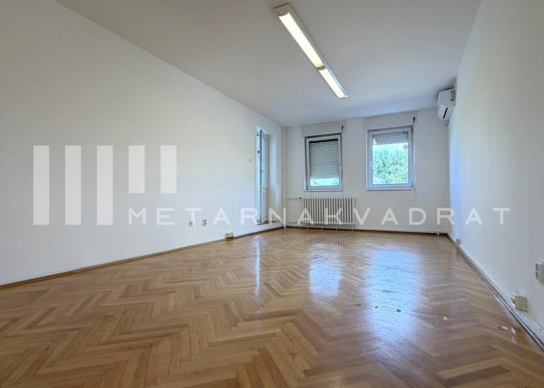  Hotel Jugoslavija, Bulevar Mihajla Pupina