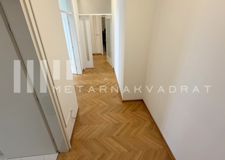 Beograd
                                                                                                    , Đeram pijaca
                                                                                                    , Branka Krsmanovića
                                                                slika 5
