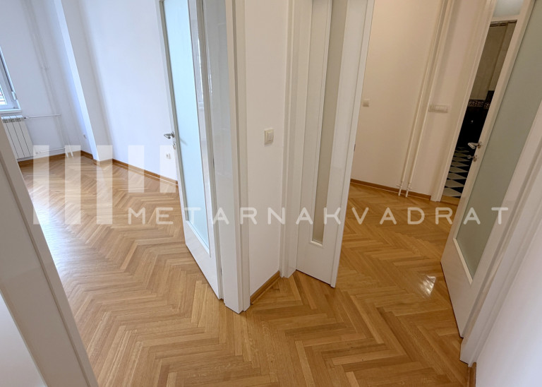 Beograd
                                                                                                    , Đeram pijaca
                                                                                                    , Branka Krsmanovića
                                                                slika 7