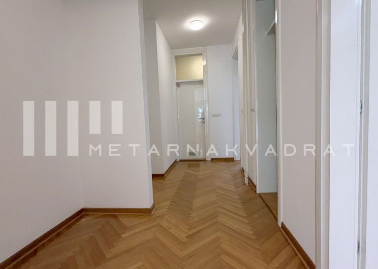 Beograd
                                                                                                    , Đeram pijaca
                                                                                                    , Branka Krsmanovića
                                                                slika 13