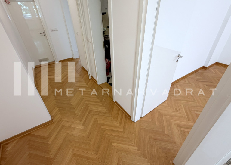 Beograd
                                                                                                    , Đeram pijaca
                                                                                                    , Branka Krsmanovića
                                                                slika 14