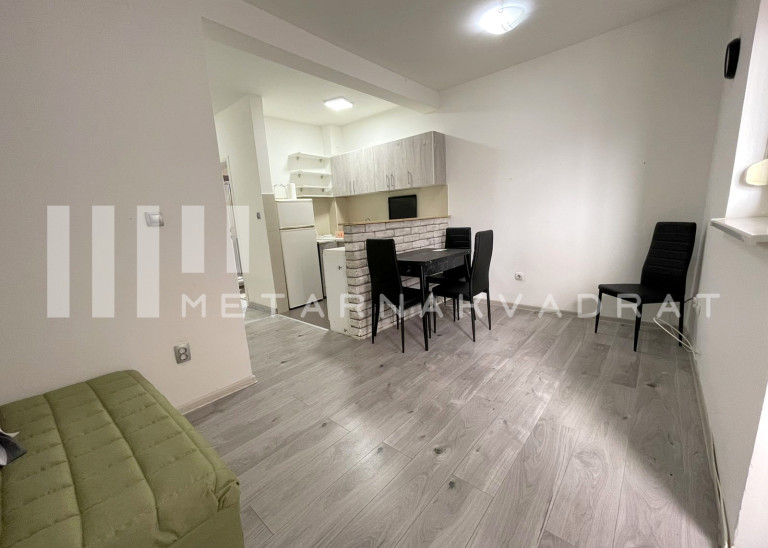 Učiteljsko naselje, Velizara Kosanovića, parking (ID: 722) ID#2567