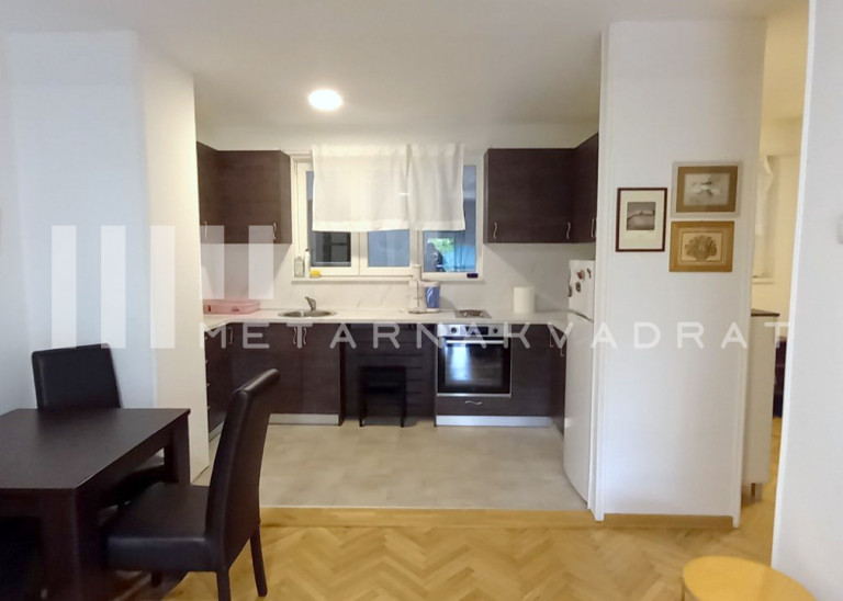 Kod Vukovog spomenika, Ruzveltova (ID: 950) ID#2649