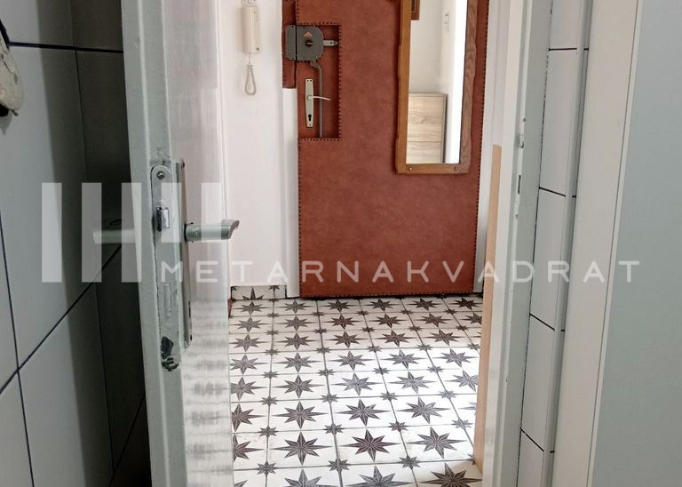 U blizini Đeram pijace, Đurićeva, namešten (ID: 1228) ID#1228