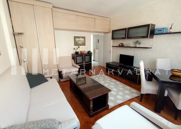U blizini Đeram pijace, Đurićeva, namešten (ID: 1228) ID#1228