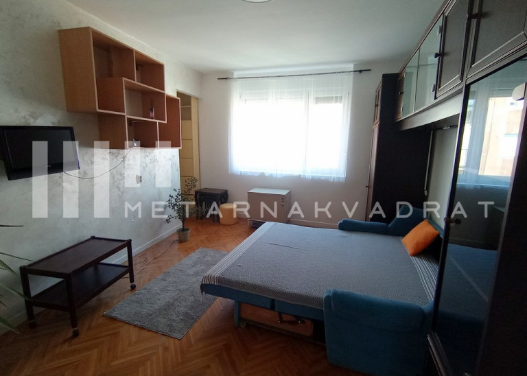 U blizini Đeram pijace, Đurićeva, namešten (ID: 1228) ID#1228
